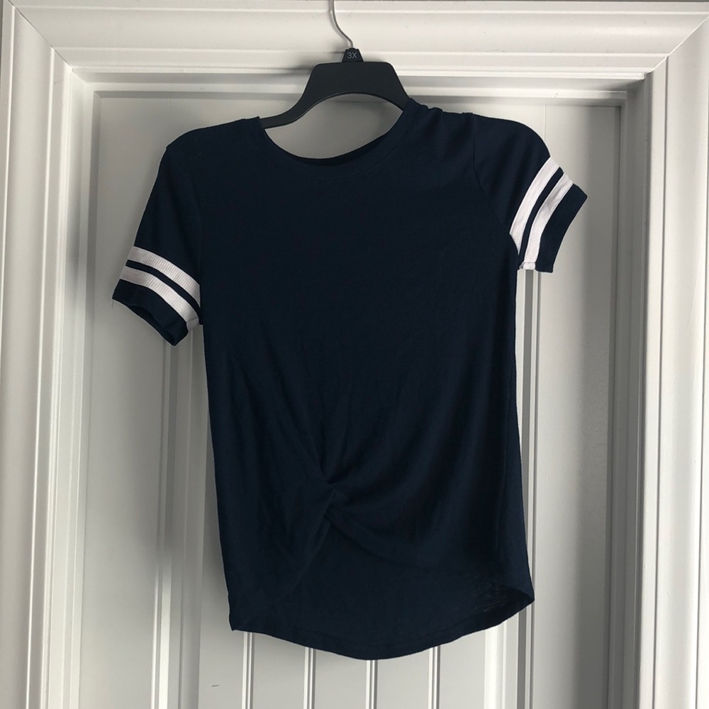 Navy women’s short sleeve, top size medium
